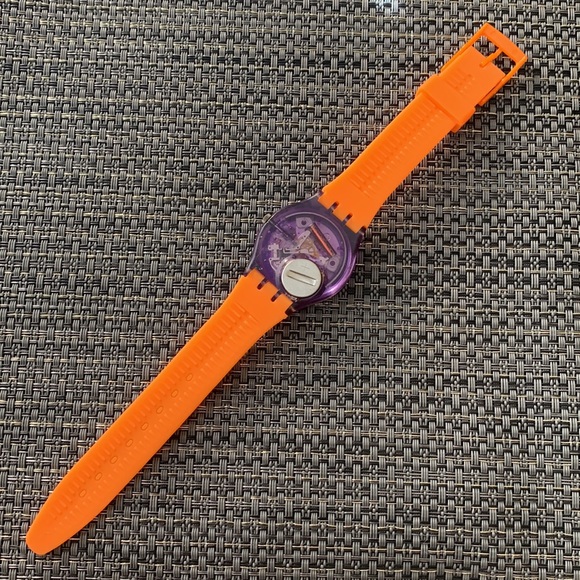 Swatch Watch - GV700 - FLUO SEAL - Picture 6 of 9